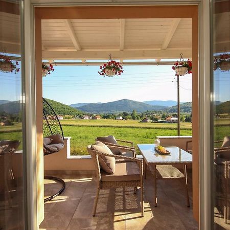 Holiday House Leona Otocac Luaran gambar