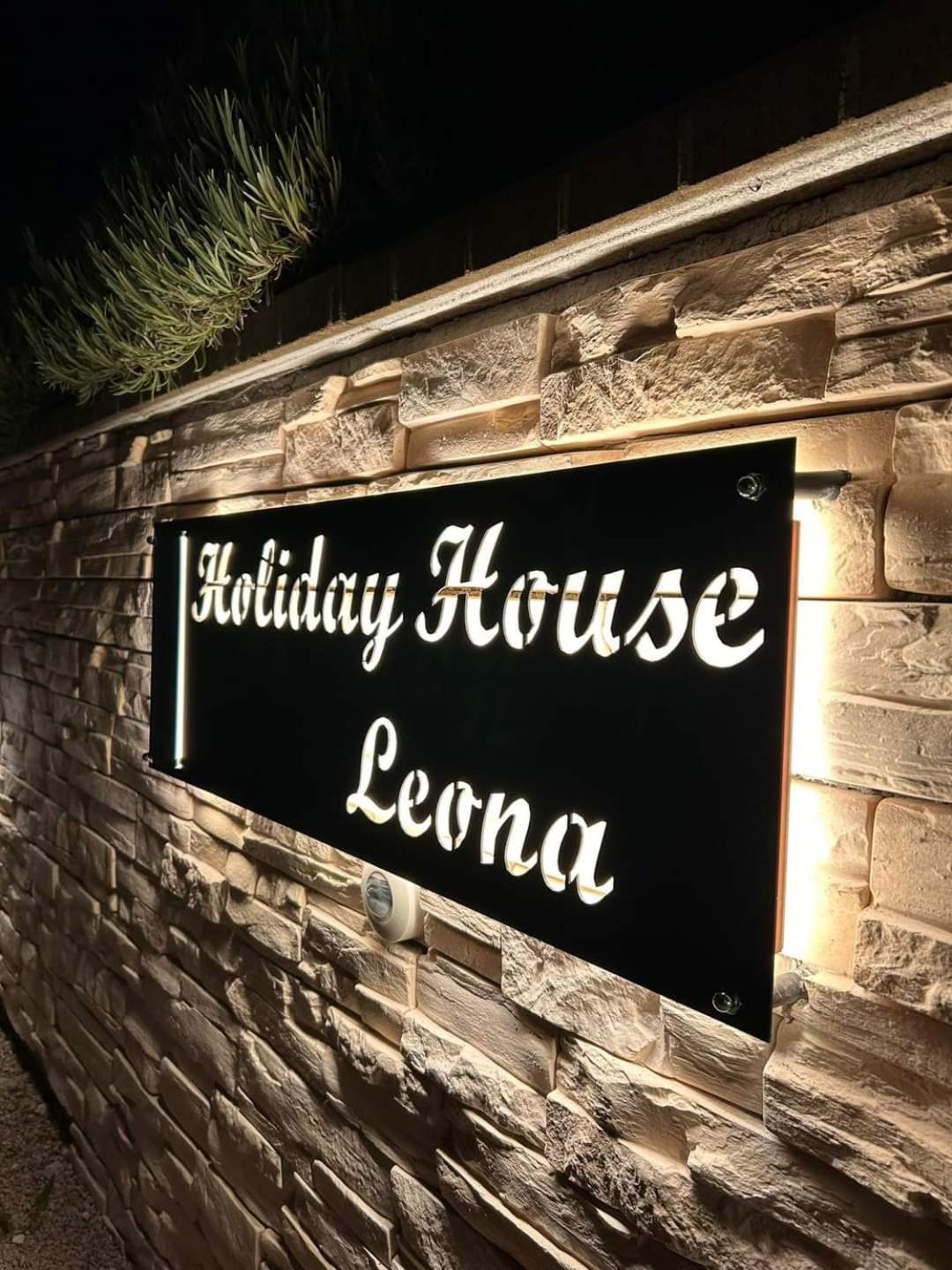Holiday House Leona Otocac Luaran gambar