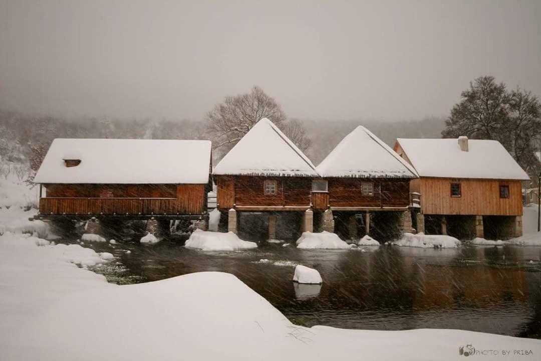 Holiday House Leona Otocac Luaran gambar