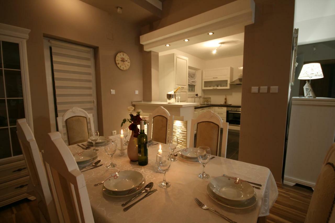 Holiday House Leona Otocac Luaran gambar